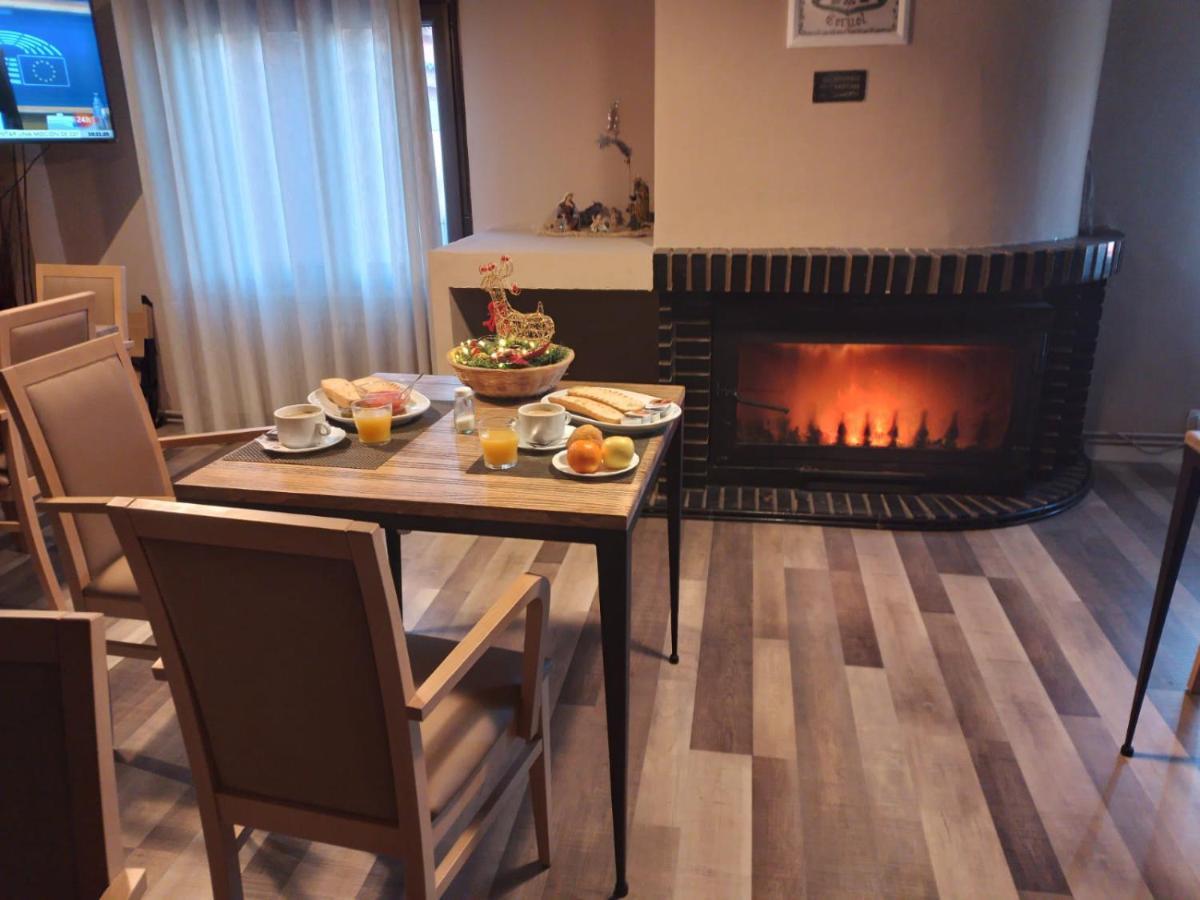 La Casita De El Cuervo Bed & Breakfast Екстериор снимка