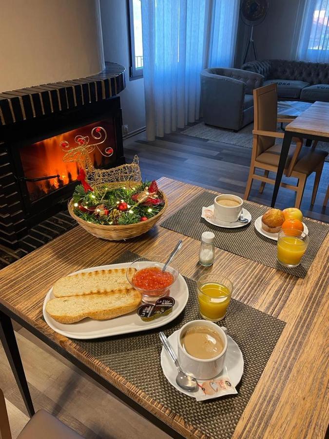 La Casita De El Cuervo Bed & Breakfast Екстериор снимка